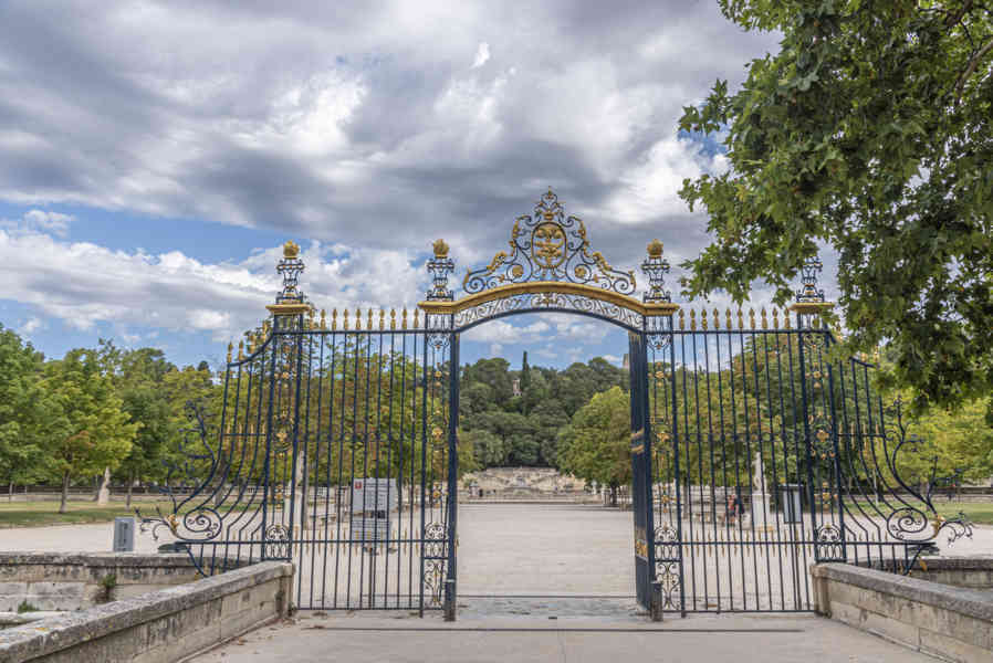 Francia - Nimes 045 - jardines de La Fontaine.jpg